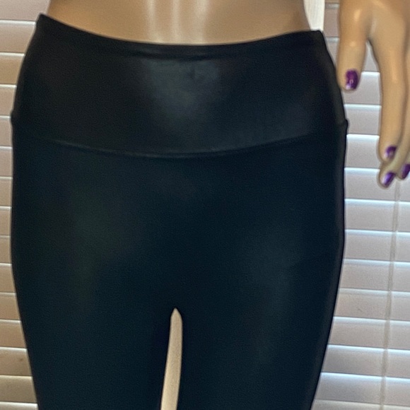 SPANX Black Flattering Faux Leather Ankle Length Leggings Size Small Petite EUC - Picture 3 of 9